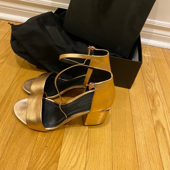 Shoes - Picture 2 of 5